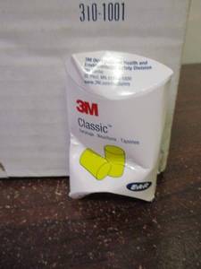 lot 70 image: 3M Earplugs