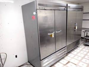 lot 3 image: Beverage Air Model KF48-1AS Two Doo...