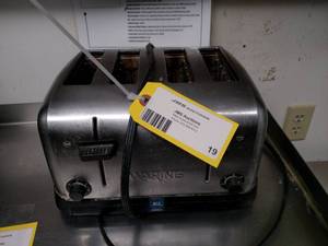 lot 19 image: Waring Commercial Four Slice Toaste...