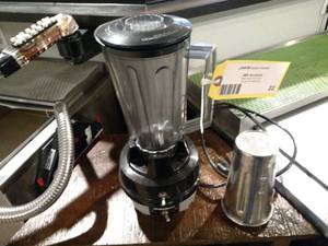 lot 22 image: Hamilton Beach Blender with (2) Sta...