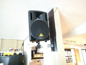 lot 38 image: (2) Behringer Eurolive B212D 550 Wa...