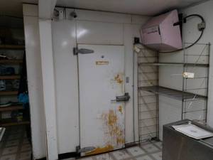 lot 37 image: Bally Walk-In Cooler, Approx. 93x93...