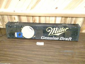 lot 113 image: Miller 4 Fluorescent Pool Table Li...