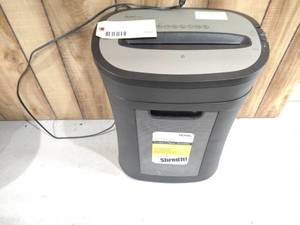 lot 122 image: Royal 12 Sheet Crosscut Paper Shred...