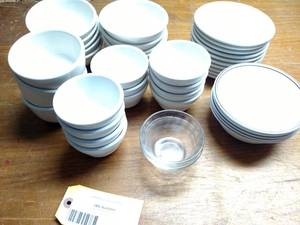 lot 153 image: Asstd Plates & Bowls...