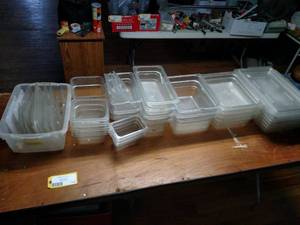 lot 172 image: Asstd Poly Cambro Tubs, Lids, & Mi...
