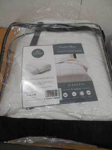 lot 42 image: Bien Living 100% Tencel Lyocell White Comforter All Season Plush Soft & Silky - TWIN