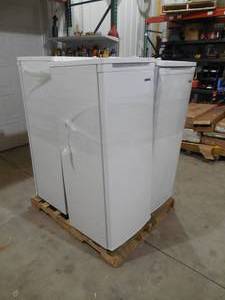 lot 59 image: PALLET LOT OF FREEZERS