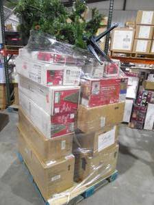 lot 27 image: PALLET LOT OF CHRISTMAS TREES