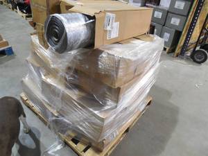 lot 41 image: (20) TrafficMASTER 27 in. x 70 ft. Diamond Knurl Silver Floor