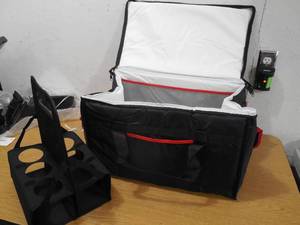 lot 26 image: NEW - 20 SOFT SIDED COOLER BAG WITH BEVERAGE CARRIER