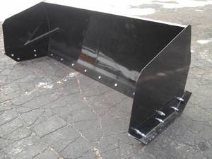 lot 203 image: 8 Snow Pusher (Skid Steer Attachment)