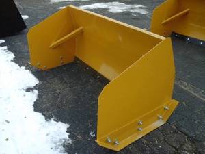 lot 107 image: 6 Snow Pusher (Skid Steer Attachment)