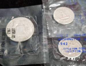 lot 51 image: 3 SILVER COINS IN SEALED LITTLETON PACKAGING AS PICTURED
