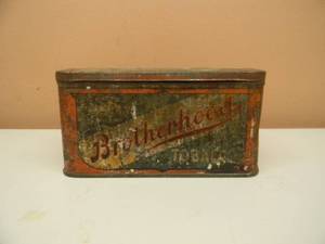 lot 7 image: VINTAGE BROTHERHOOD TOBACCO, FOR CHEWING AND SMOKING TIN - RARE COOL TIN - APPROX 6W 4D 3H - SEE PICTURES