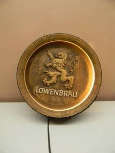 lot 14 image: VINTAGE LOWENBRAU BEER BARREL KEG END LIGHT - NICE - WORKS - APPROX 20 - SEE PICTURES