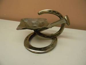 lot 25 image: VINTAGE FOLK ART HORSESHOE ASHTRAYCANDY DISH - AWESOME PIECE - ONE OF A KIND - SEE PICTURES