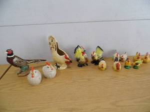 lot 3 image: Chickens - Roosters