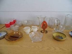 lot 8 image: Pitchers - Art Glass - w Tote