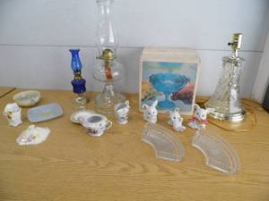 lot 9 image: Crystal Lamp - Kerosene Lamp