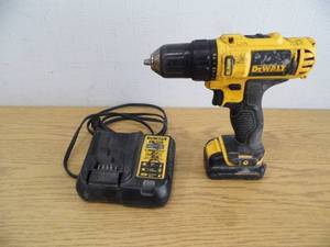 lot 41 image: DeWalt Drill - Battery - Charger