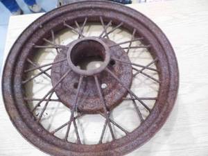 lot 59 image: Antique Car Rim