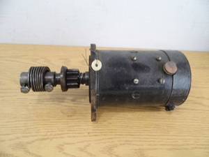 lot 61 image: Vintage Starter