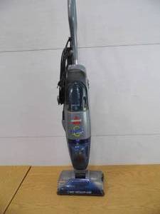 lot 69 image: Bissell Flip It Cleaner