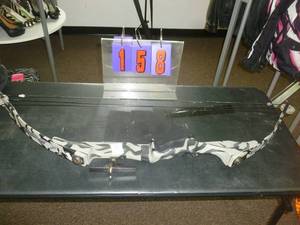 lot 158 image: Silverhawk 35lb bow. As shown. SEE TERMS