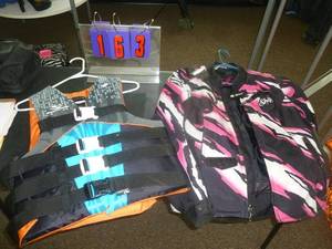 lot 163 image: Shift Jacket & Vest size small & Stearns life jacket size lxl. As shown. SEE TERMS