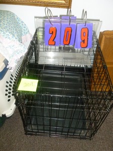 lot 209 image: Petcage approx 24 x 18 x 18. As shown. SEE TERMS