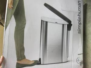 lot 103 image: Trash Bin 10C...