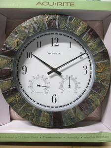 lot 104 image: 14 IndoorOutdoor Slate Finish Wal...