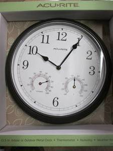 lot 109 image: 13.5 IndoorOutdoor Metal Wall Clo...