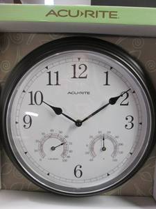 lot 113 image: 13.5 IndoorOutdoor Metal Wall Clo...