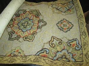 lot 125 image: Home Decorators 24 X 36 Rug, (Bei...