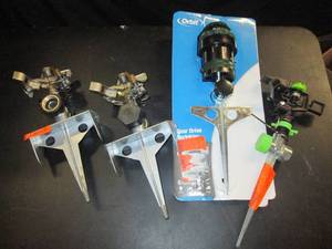 lot 128 image: 3pc. Lawn Sprinkler Heads,& 1 Gear ...