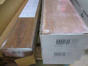 lot 139 image: 4 Cases Home Decorators Collection ...