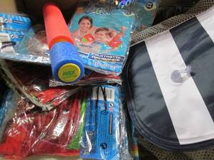 lot 141 image: 39 Packages of Arm Floaties, Squirt...