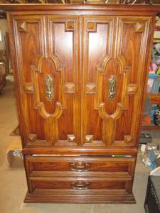 lot 175 image: Armoire Full Of Womans Items, Over...