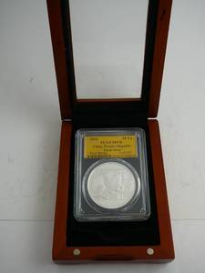 lot 40 image: 2016 .999 Silver Panda First Strike  China Peoples Republic