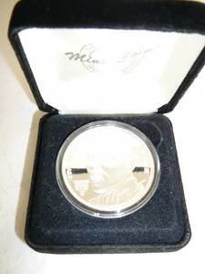lot 41 image: Michael Jordan .999 Silver