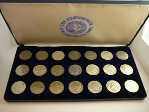 lot 48 image: 21- Eisenhower Dollar Collection