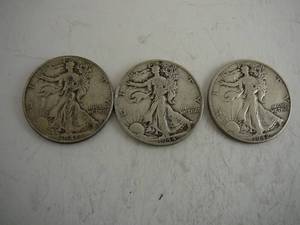 lot 104 image: 3- Walking Liberty Half Dollars 1941, 1942, 1944