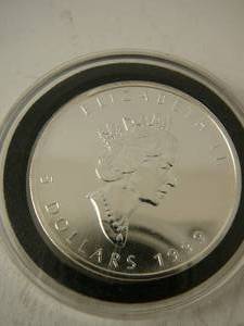 lot 119 image: Elizabeth II .9999 1 oz Fine Silver  $5  1999