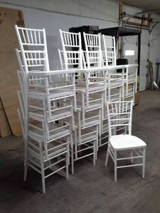 lot 107 image: Lot of (20) Drake Corp. 36in. White Stackable Plastic Banquet Chairs