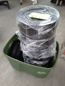 lot 384 image: Lot of (Approximately 175) Ashland GoldBlack Charger Plate 13in.