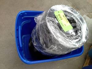 lot 385 image: Lot of (Approximately 100) Black Plastic Dcor Plates