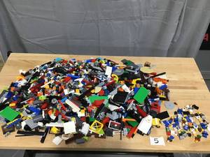 lot 5 image: LEGO LOT Over 12lbs of LEGO pieces and figures Thousands of different pieces