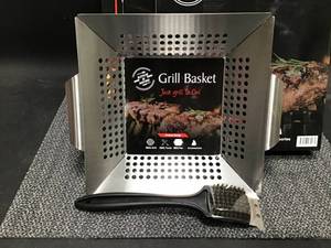 lot 77 image: Lot Of 4 Grilling Baskets.